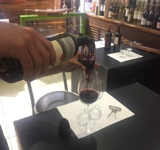 Alpataco Vinos y Cuero