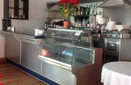 Oro Nero specialty bar