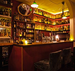 Antilia Pub