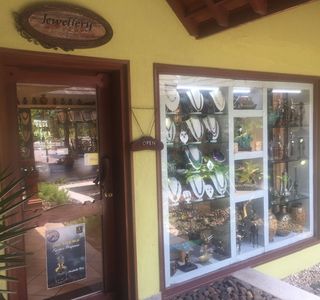 Old Curiosity Shop Kumarakom