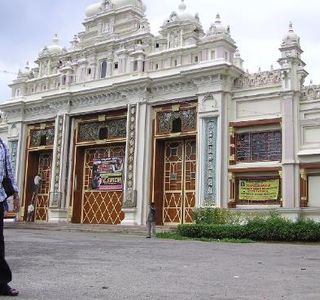 Jaganmohan Palace Art Gallery And Auditorium