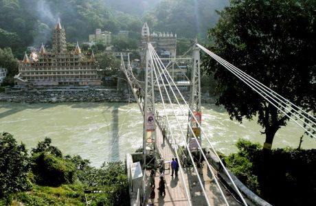 Lakshman Jhula Bridge