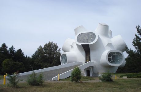 Makedonium monument