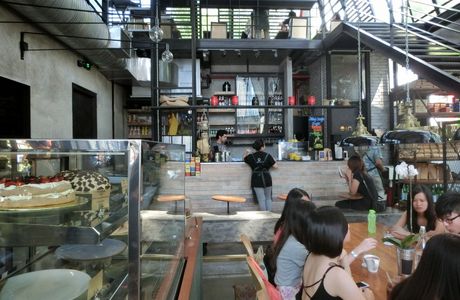 Empire Shopping Gallery