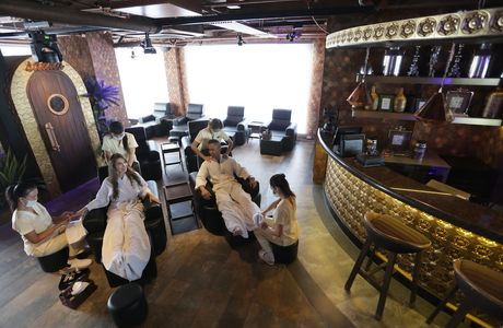 Millionaire Spa and Lounge