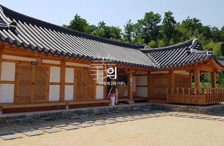 Iksan Siloam Gidokgyo Baekhwajeom