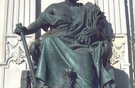 Monument to King Alfonso lll