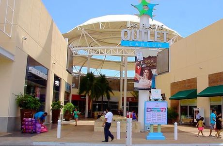 Las Plazas Outlet Cancun