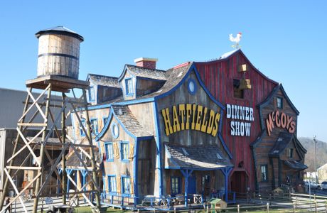 Hatfield & McCoy Dinner Show