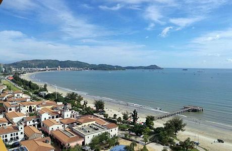 Shuangyue Bay