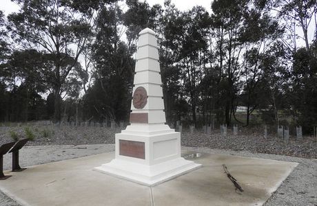 Sir Paul Edmund Strzelecki Monument