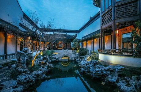 ShiMao GuangChang ZuanShi GuoJi MoDeng ShangYeJie