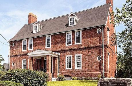 Baiguo Tree Red Brick House