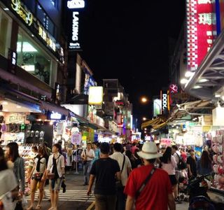 Yichung Shopping Street