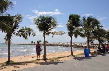 Ban Amphur Beach