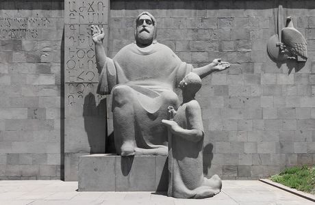Statue de Saint Mesrop