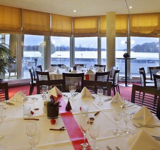 Julian's Bar & Restaurant