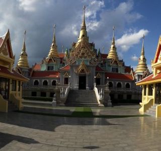 Phra Mahathat Chedi Pakdee Prakas