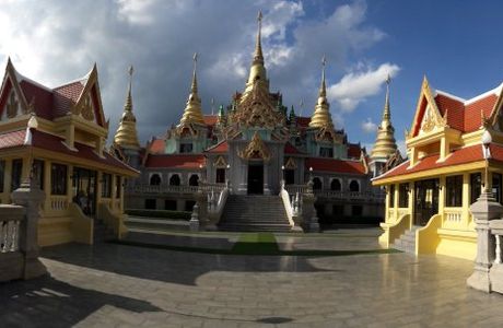 Phra Mahathat Chedi Pakdee Prakas