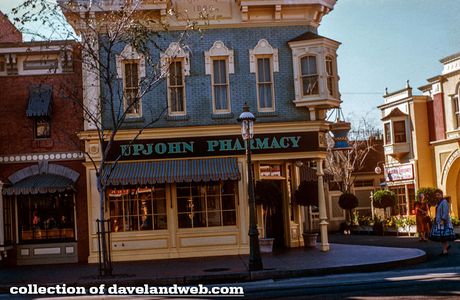 Main Street Saloon