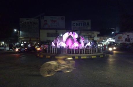 Kambhalia Gate