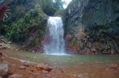 Pulang Bato Falls