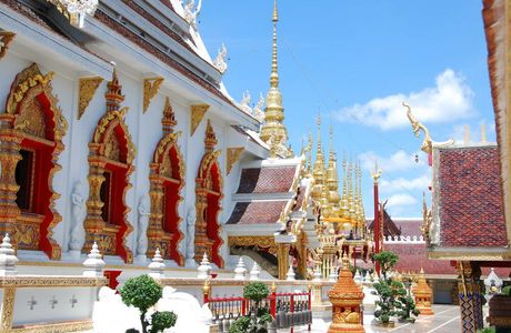 Wat Phra That Su Thon Mongkhon Khiri