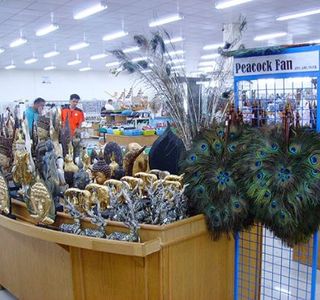 Phuthai Souvenir Market