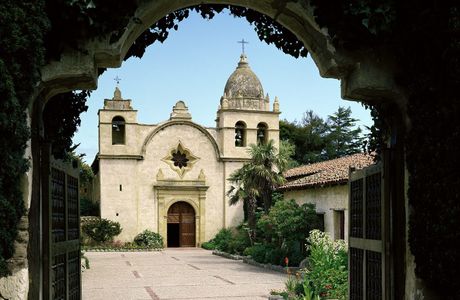San Carlos Borromeo de Carmelo Mission