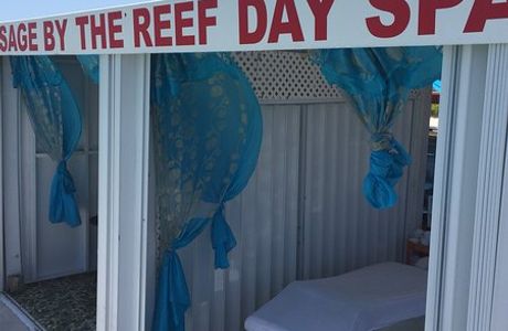 Massage By The Reef Outdoor Day Spa