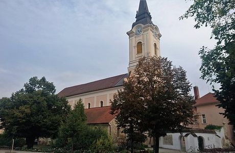 Szent Miklós Church