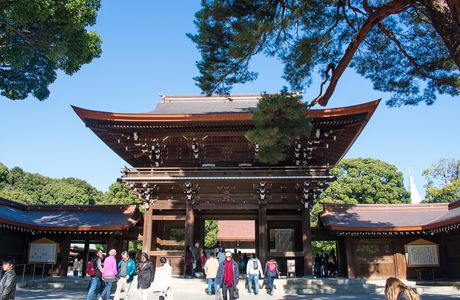 Meiji Tennonotachiyorijo Monument