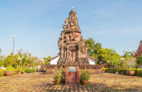 Phra That Narai Cheng Weng