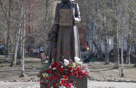 Monument Residents of the 1941-1945 Military Arkhangelsk