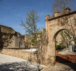 Puerta De Sevilla