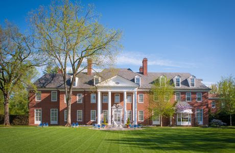 Hillwood Estate, Museum & Gardens