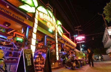 Hawaiian Club Bar
