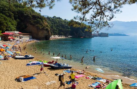 Mogren Beach
