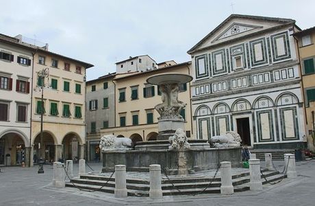 Piazza Farinata degli Uberti