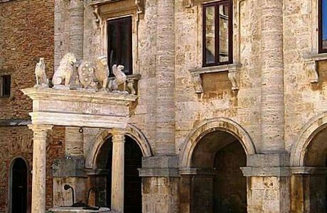 Il Pozzo dei Grifi e dei Leoni