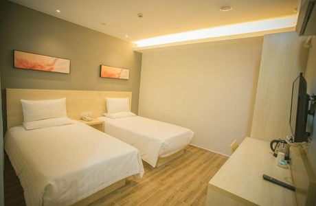 Oriental Plaza (longhua road)