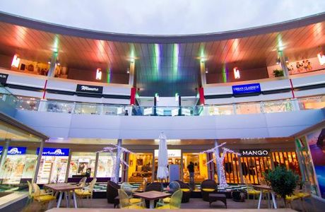 Centro Comercial Plaza del Duque