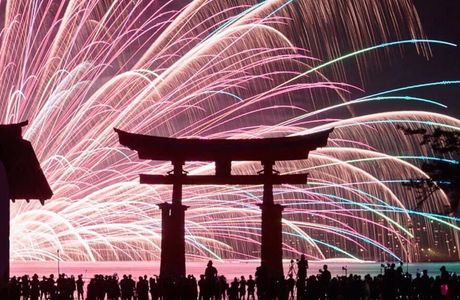 Kure Sea Fireworks