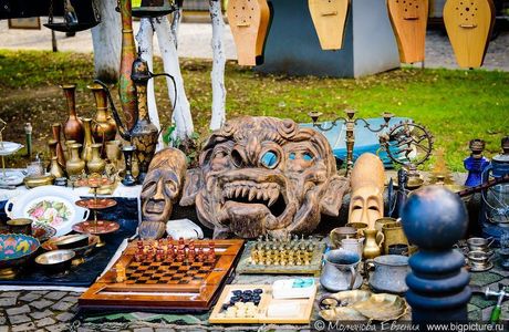 Flea Market Dry Bridge