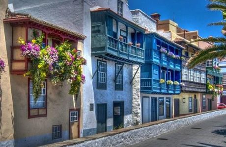 Balcones de la avenida Maritima