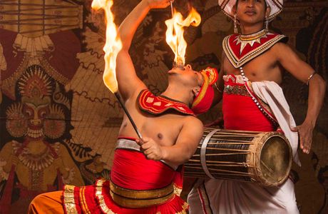 Kandy Lake Club - Cultural Dance Show