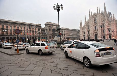 Milano Taxi Cab Viaggi