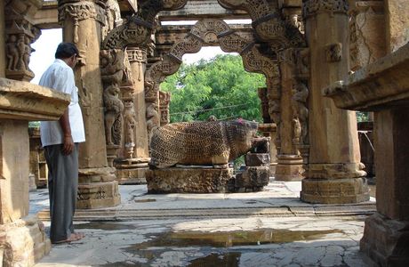 Nava Toran Temple