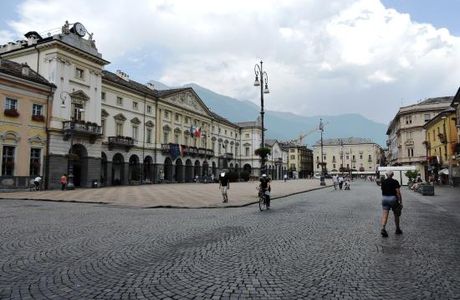 Piazza Emile Chanoux