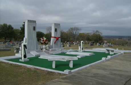 Hank Williams Memorial - Oakwood Annex Cemetery